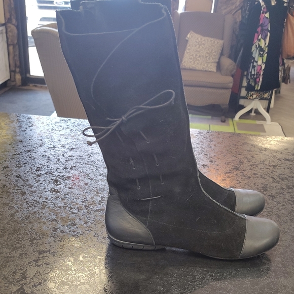 Stylish Black Women's Combat Boots - Picture 1 of 7